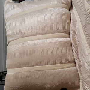 JCP CHRIS MADDEN PLEATED BEIGE & CREAM MODERN (2) EURO PILLOW SHAMS 21x27